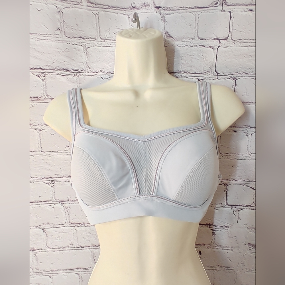 Chantelle High Impact Grey Convertible Bra 32D